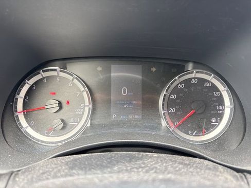 Used 2022 Toyota Highlander LE AWD/4WD image 25