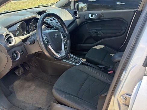 Used 2014 Ford Fiesta SE image 4