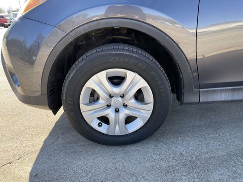 Used 2014 Toyota RAV4 LE image 42
