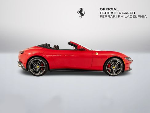 Certified 2025 Ferrari Roma Spider RWD image 9