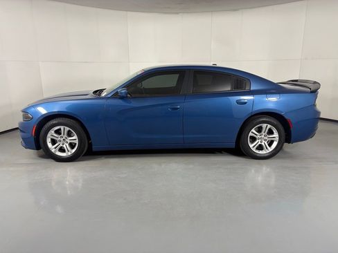 Used 2022 Dodge Charger SXT RWD image 5