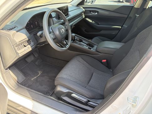 Used 2023 Honda Accord LX image 9