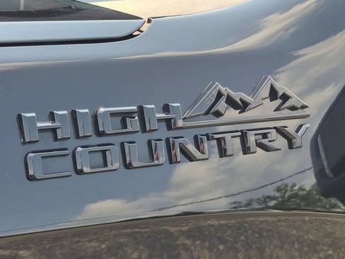 Used 2025 Chevrolet Silverado 1500 High Country w/ Midnight Edition AWD/4WD image 10