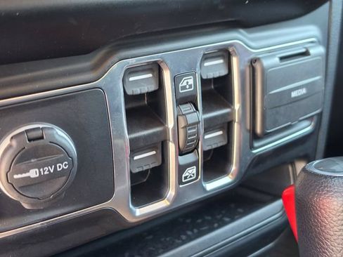 Used 2022 Jeep Wrangler Unlimited Sport AWD/4WD image 25
