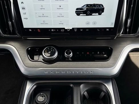 Used 2025 Ford Expedition Max Platinum image 28