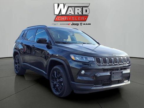 New 2026 Jeep Compass Latitude image 2