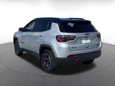 Used 2025 Jeep Compass Trailhawk image 11