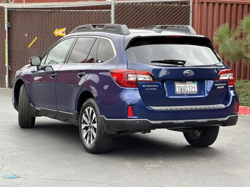 Used 2017 Subaru Outback 2.5i Limited AWD/4WD image 5