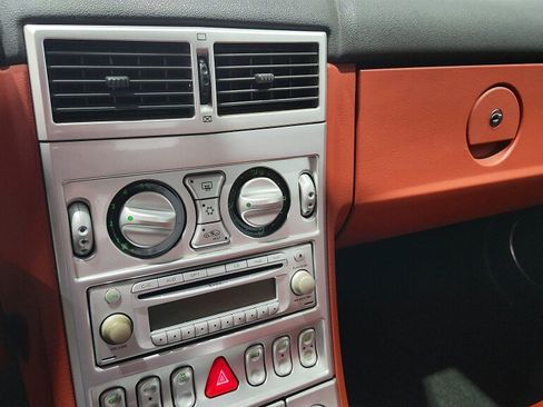 Used 2005 Chrysler Crossfire Limited RWD image 31
