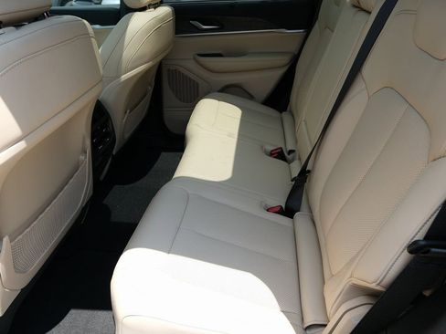 New 2025 Jeep Grand Cherokee Limited w/ Luxury Tech Group II AWD/4WD image 30
