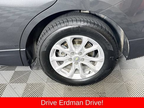 Used 2018 Chevrolet Equinox LT FWD image 4