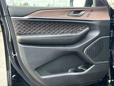 New 2025 Jeep Grand Cherokee L Summit w/ Obsidian Package AWD/4WD image 28