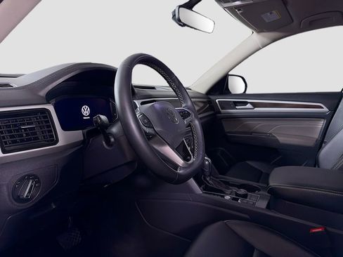 Used 2022 Volkswagen Atlas SE w/ Black Wheel Package image 10