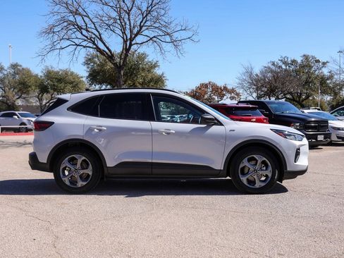 Used 2025 Ford Escape ST-Line image 5