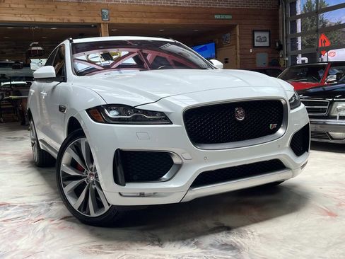 Used 2017 Jaguar F-PACE S AWD/4WD image 4
