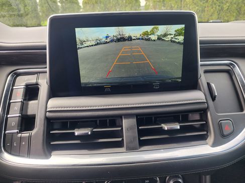 Used 2024 Chevrolet Suburban LT AWD/4WD image 32