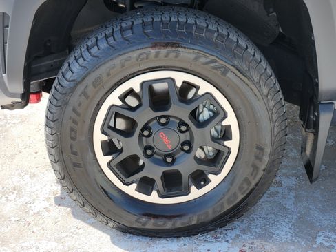Used 2024 Toyota Tacoma TRD Off-Road AWD/4WD image 15