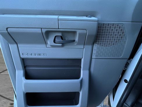 Used 2014 Ford E-250 and Econoline 250 Van 3D w/ Power Group image 46