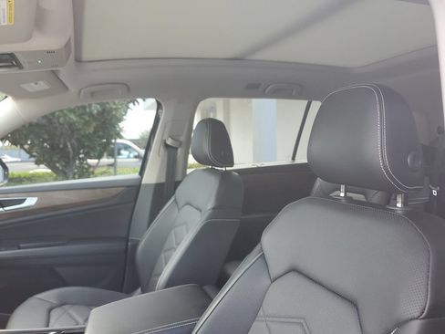 Certified 2024 Volkswagen Atlas SE w/ Panoramic Sunroof Package FWD image 23