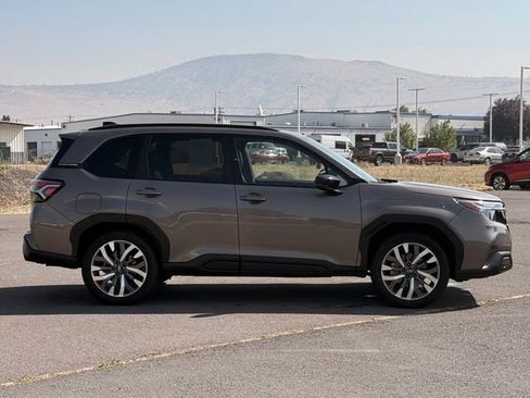 Certified 2025 Subaru Forester Touring AWD/4WD image 7