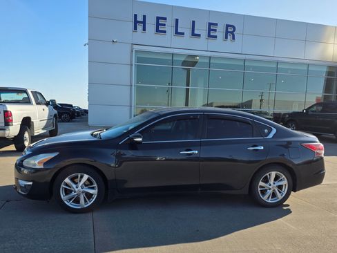 Used 2015 Nissan Altima 2.5 SL w/ Technology Package FWD image 3