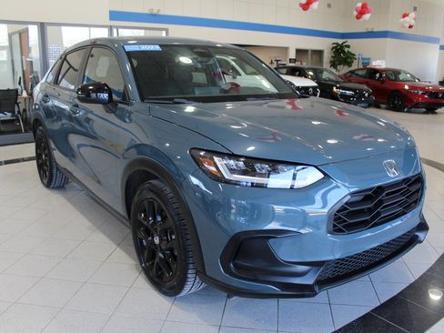 Certified 2023 Honda HR-V Sport image 3