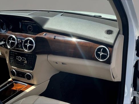 Used 2015 Mercedes-Benz GLK 350 4MATIC image 26