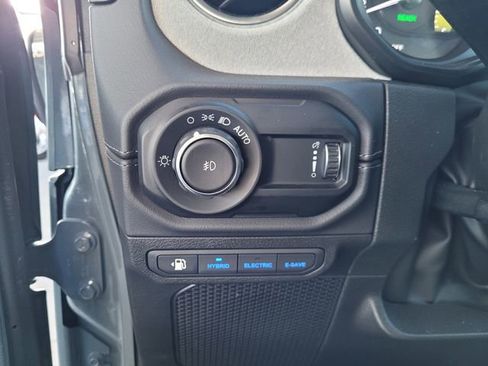 Certified 2025 Jeep Wrangler Sahara 4xe image 15