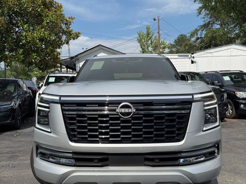 Used 2025 Nissan Armada SL AWD/4WD image 6