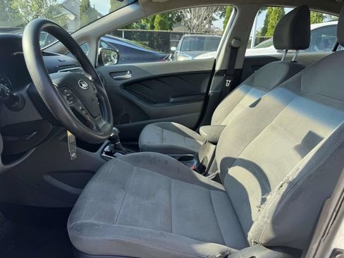 Used 2017 Kia Forte LX FWD image 14