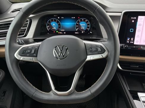 Used 2024 Volkswagen Atlas Cross Sport SE FWD image 12