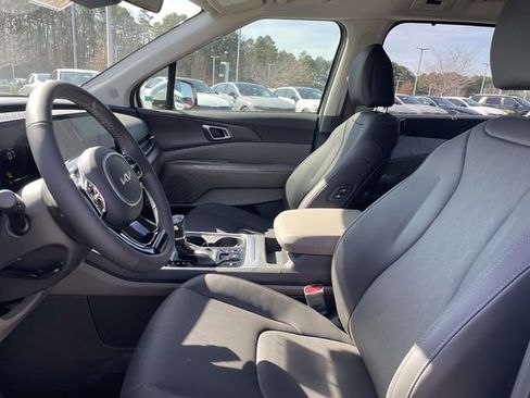 New 2026 Kia Carnival EX image 3