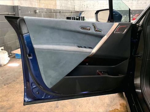 Used 2025 BMW iX xDrive50 image 25