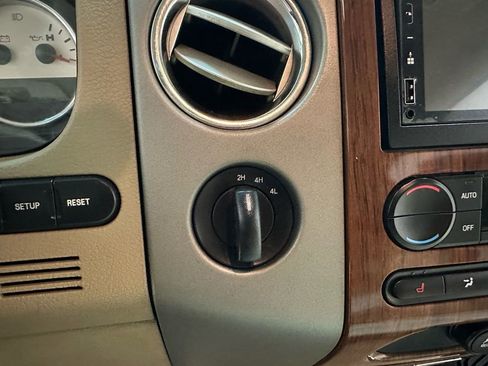 Used 2004 Ford F150 Lariat image 23