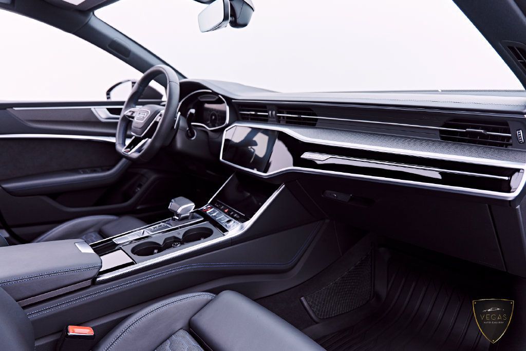 Used 2025 Audi RS 7 Performance AWD/4WD image 55
