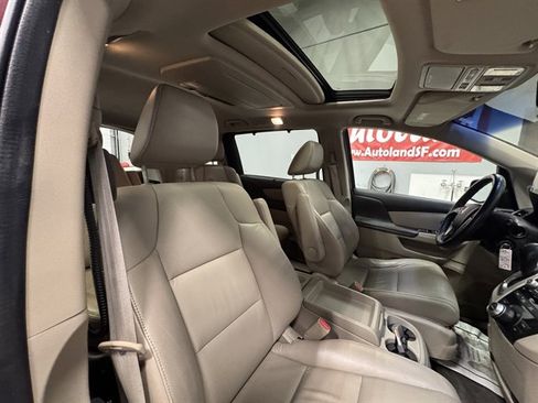 Used 2011 Honda Odyssey Touring Elite image 10