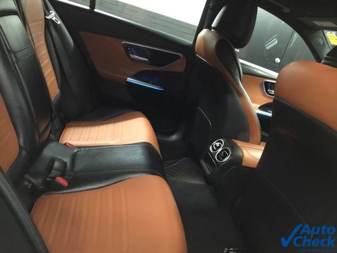 Used 2022 Mercedes-Benz C 300 4MATIC Sedan image 33