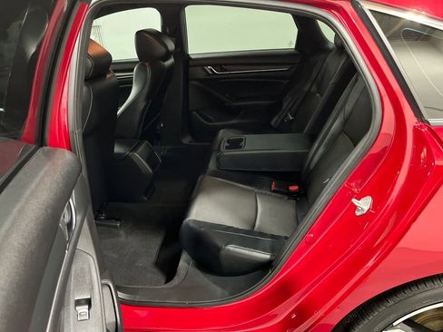 Used 2018 Honda Accord Sport image 25