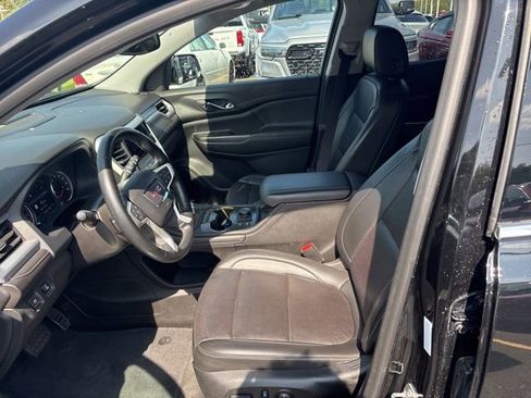 Used 2023 GMC Acadia SLT image 15