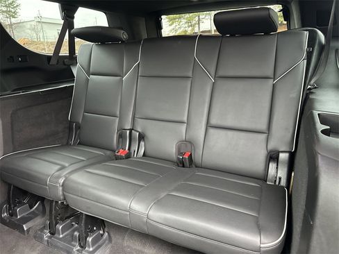 Used 2022 Cadillac Escalade ESV Premium Luxury w/ Performance Package image 22