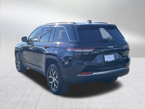 Certified 2024 Jeep Grand Cherokee Limited w/ Luxury Tech Group II image 8