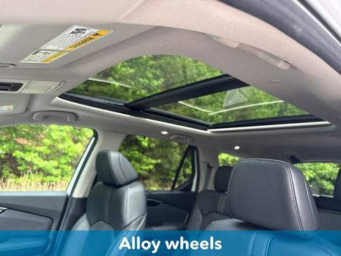 Used 2025 Honda Pilot Touring image 23