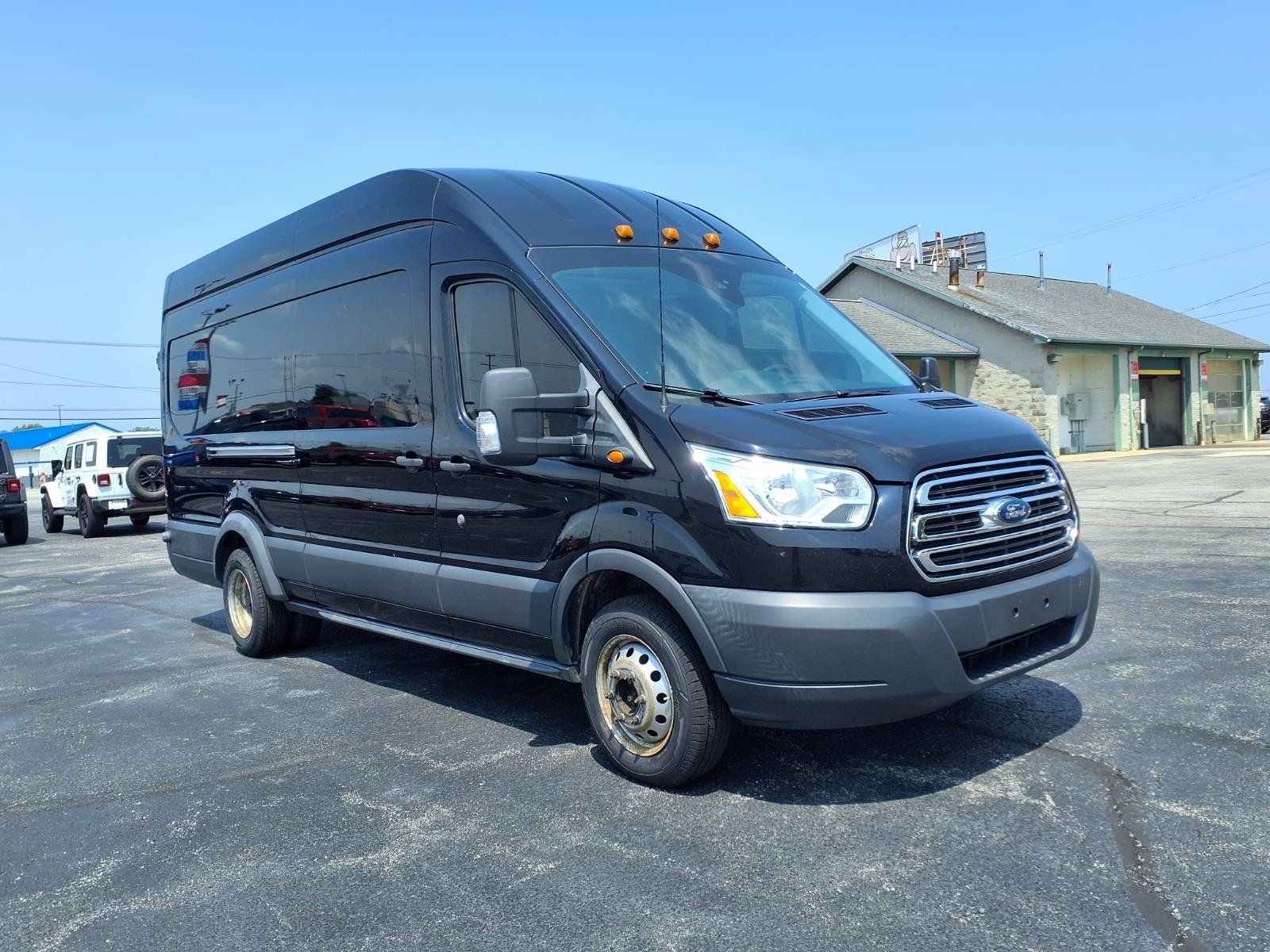 Used 2018 Ford Transit 350 148 High Roof Extended DRW RWD image 4