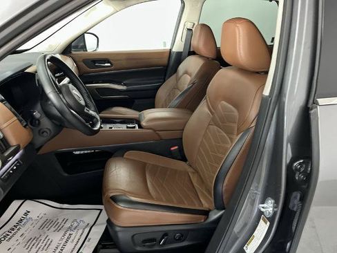 Certified 2024 Nissan Pathfinder Platinum w/ Cargo Package AWD/4WD image 15