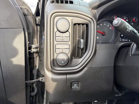 Used 2022 Chevrolet Silverado 1500 Custom image 17