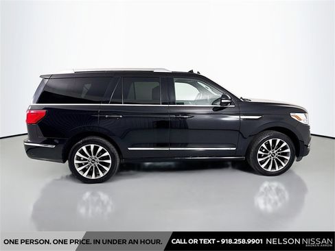 Used 2021 Lincoln Navigator Reserve image 4