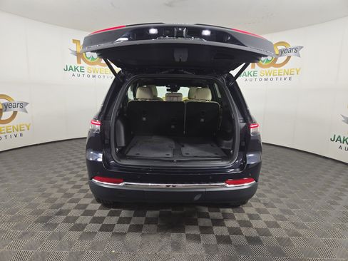 Certified 2023 Jeep Grand Cherokee Limited w/ Luxury Tech Group II AWD/4WD image 35