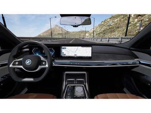 Used 2025 BMW i7 eDrive50 w/ Premium Package image 11