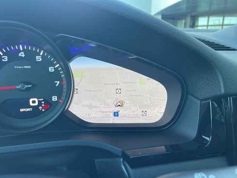 Certified 2023 Porsche Cayenne Platinum Edition image 32