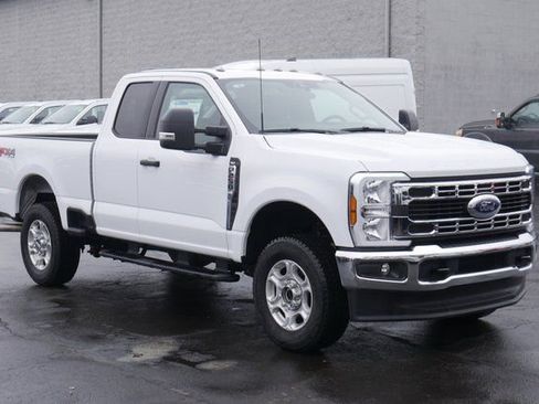 New 2026 Ford F250 XLT w/ FX4 Off-Road Package image 5